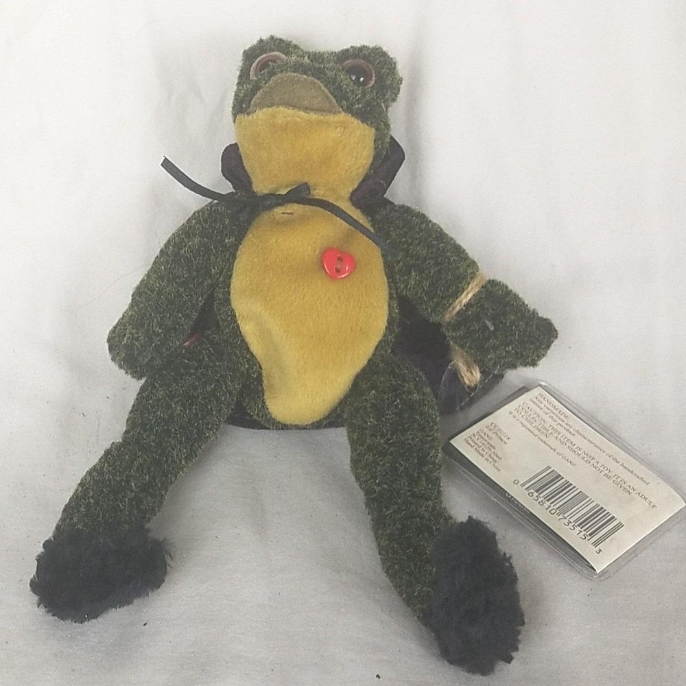 Ganz Cottage Lil Prince Frog Plush‎ Purple Velvet Cape Heart CC11116 NWT